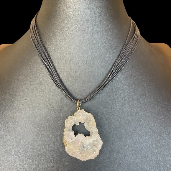 Quartz Geode Stone Pendant Necklace Gold Tone Black Corded Necklace - Picture 3 of 13